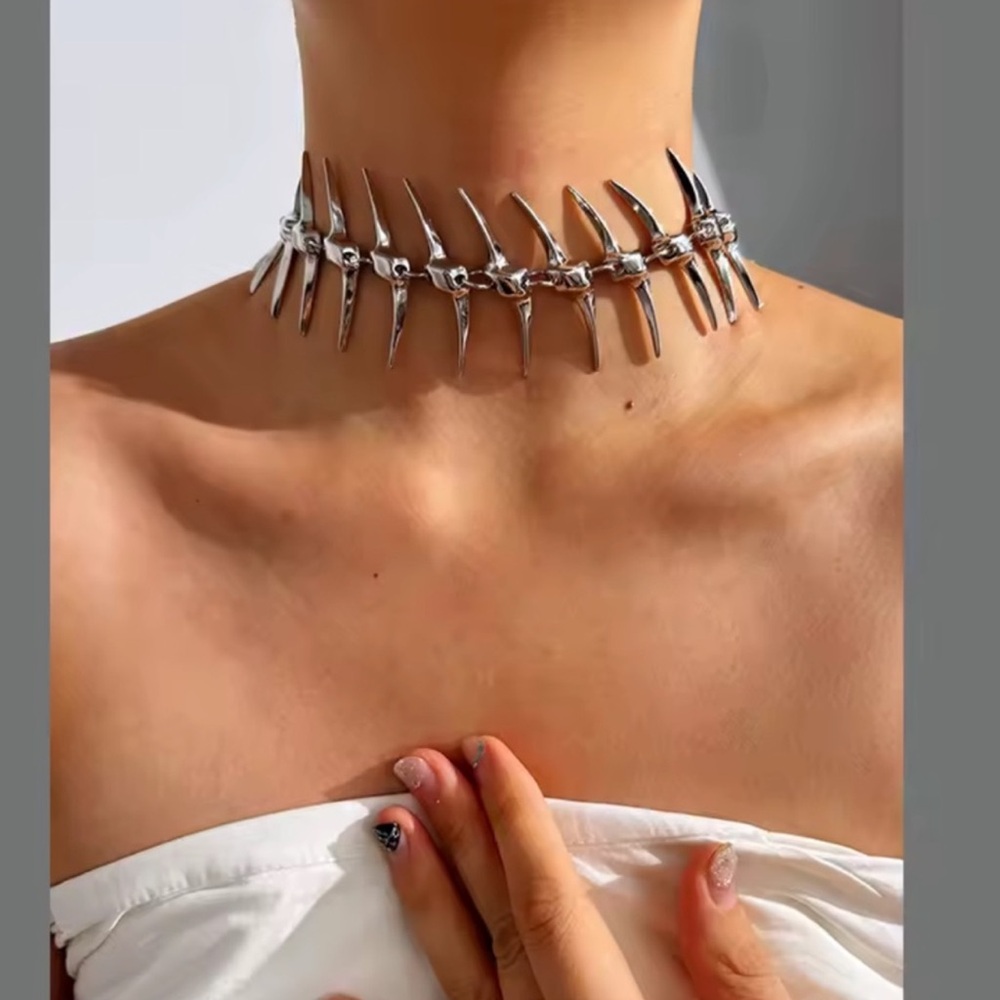 New! Modern Silver Spike Necklace (8764) - Picture 3 of 4